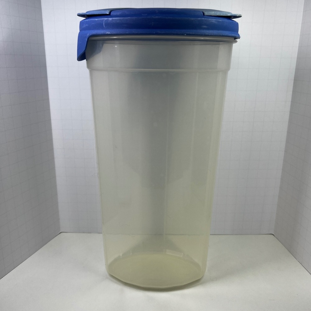Rubbermaid Servin Saver Cereal Container Blue Lid Clear Dry Food Storage 556C